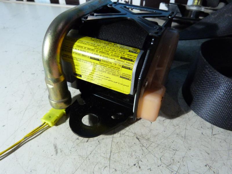 Ceinture avant gauche TOYOTA AVENSIS VERSO PHASE 1 Diesel