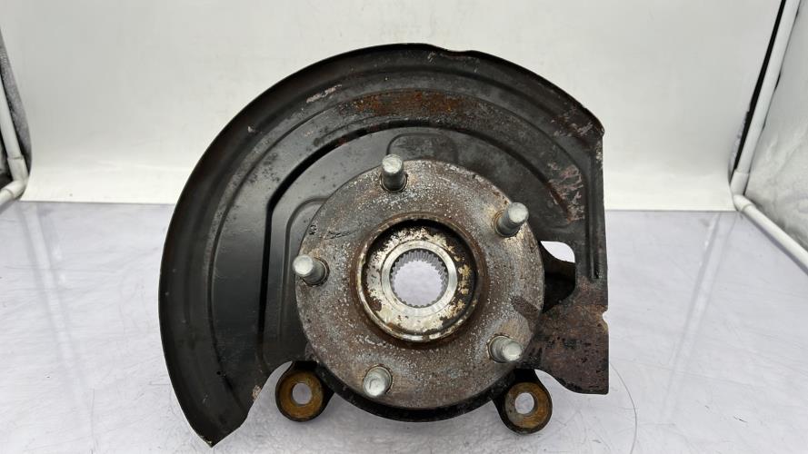 Fusee avant gauche NISSAN JUKE 1 PHASE 1 Diesel