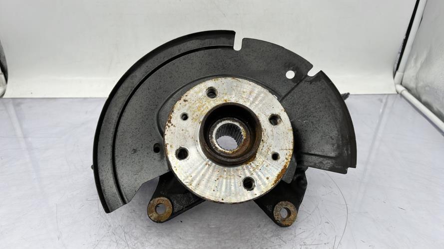 Fusee avant gauche RENAULT CLIO 5 PHASE 1 Essence