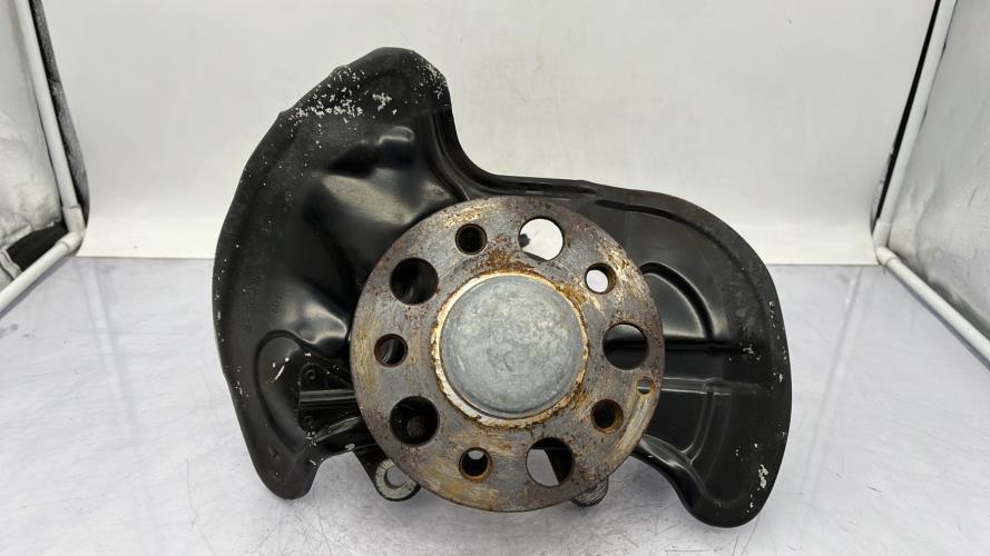 Fusee avant gauche MERCEDES CLASSE C 204 PHASE 2 COUPE Diesel