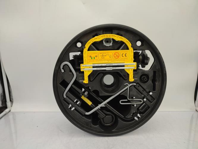 Cric (Ensemble depannage) RENAULT CLIO 2 PHASE 2 Essence