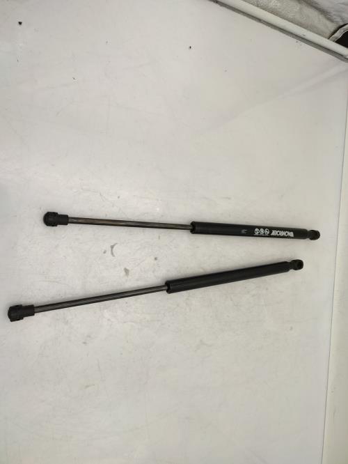 Verin de coffre RENAULT CLIO 2 PHASE 2 Essence