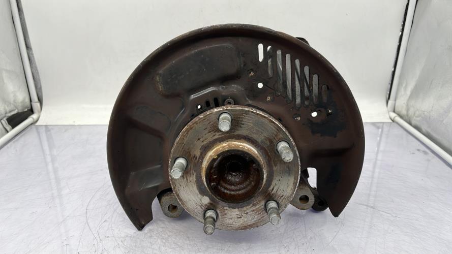 Fusee avant droit TOYOTA PREVIA 1 Essence