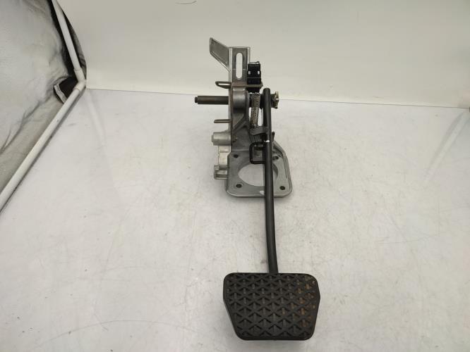 Pedale de frein BMW SERIE 3 E46 COUPE PHASE 2