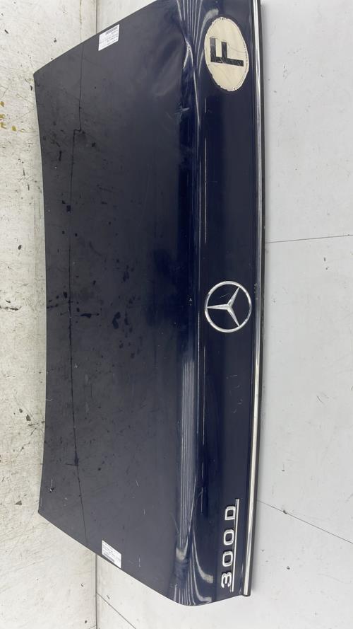 Malle/Hayon arriere MERCEDES 300 W123 Diesel