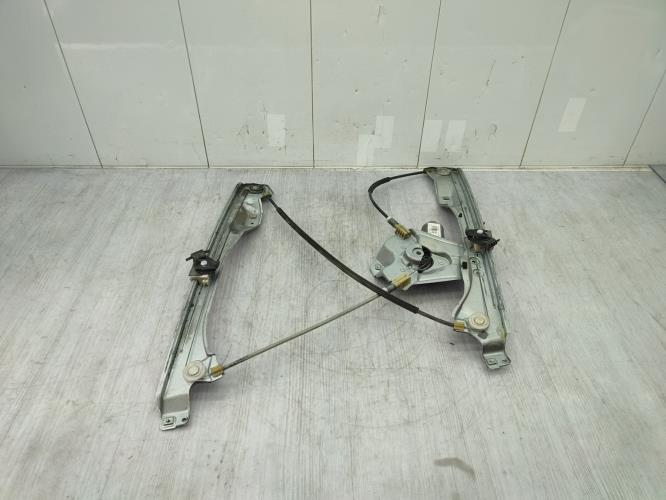 Leve vitre electrique avant gauche RENAULT CLIO 3 PHASE 1 Diesel