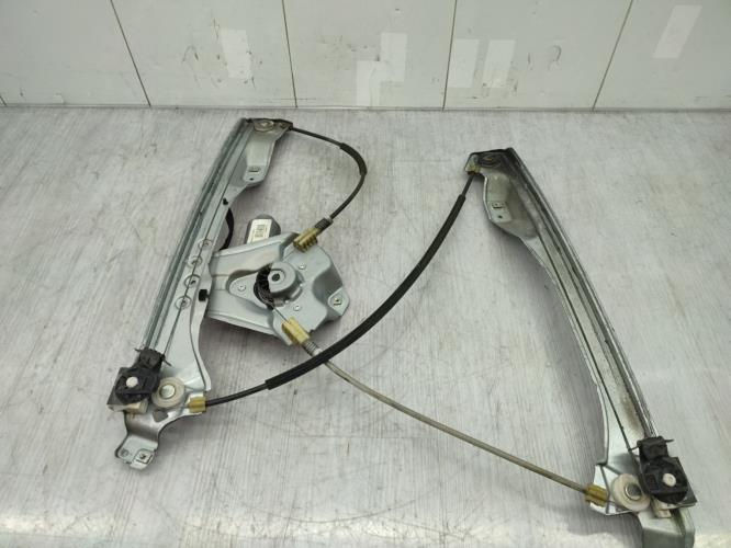 Leve vitre electrique avant droit RENAULT CLIO 3 PHASE 1 Diesel