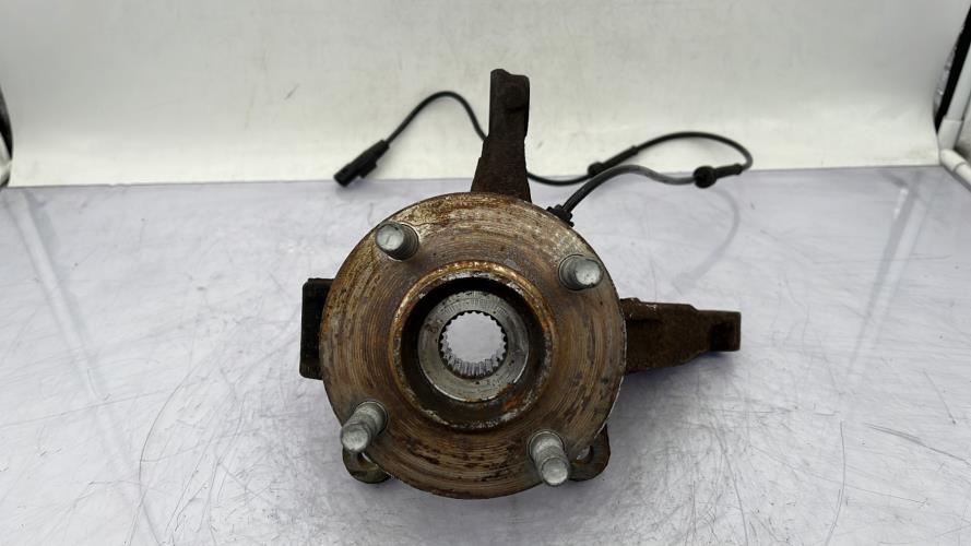 Fusee avant droit NISSAN MICRA 4 PHASE 1 Essence