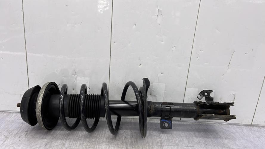 Amortisseur avant gauche SUZUKI SPLASH Essence