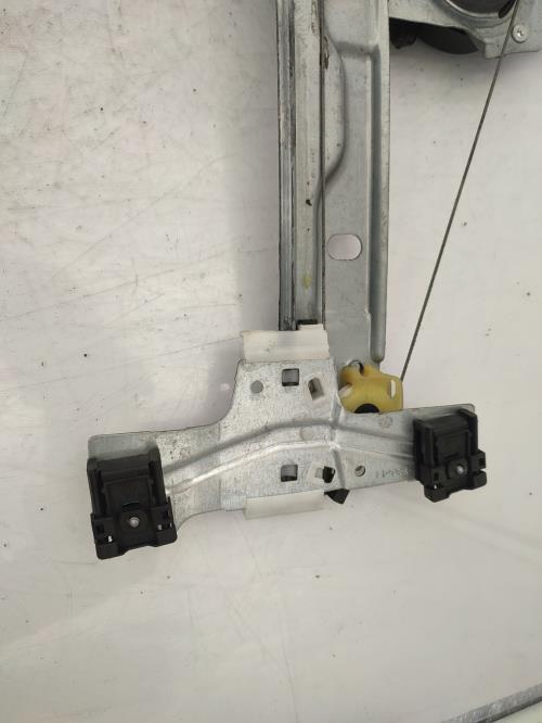 Leve vitre electrique avant gauche PEUGEOT 207 PHASE 1 Essence