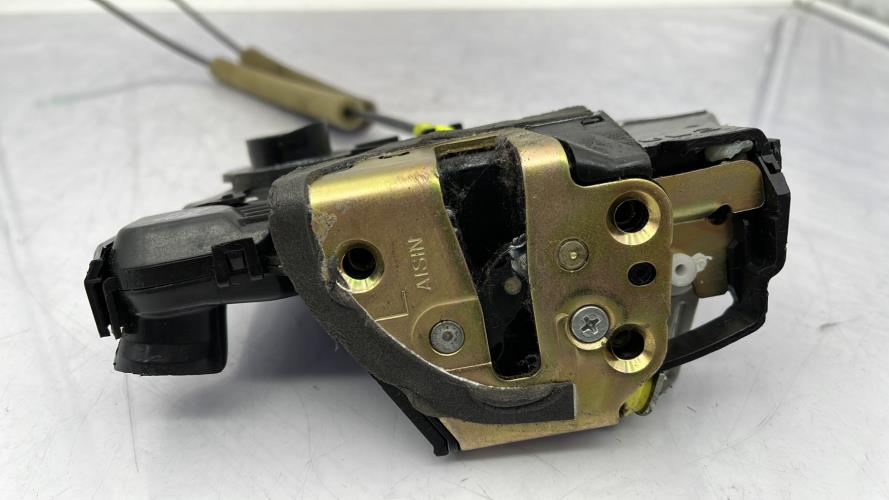 Serrure avant gauche TOYOTA COROLLA 10 PHASE 2 Diesel