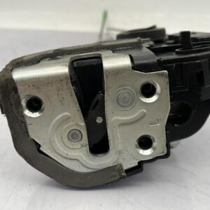 Serrure arriere gauche TOYOTA YARIS 2 PHASE 1 Essence