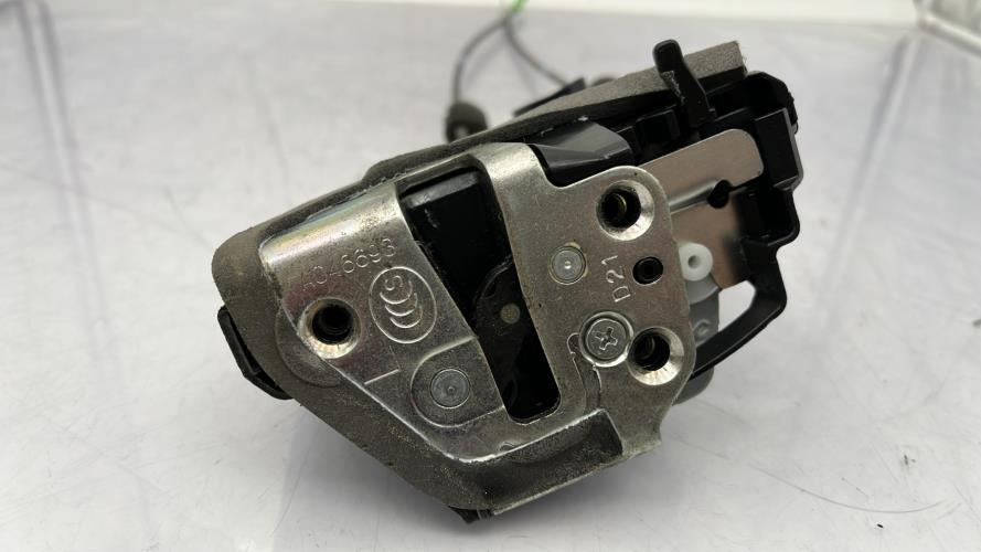 Serrure arriere gauche TOYOTA RAV4 3 PHASE 3 Diesel