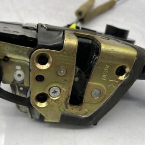 Serrure avant droit TOYOTA COROLLA 10 PHASE 2 Diesel