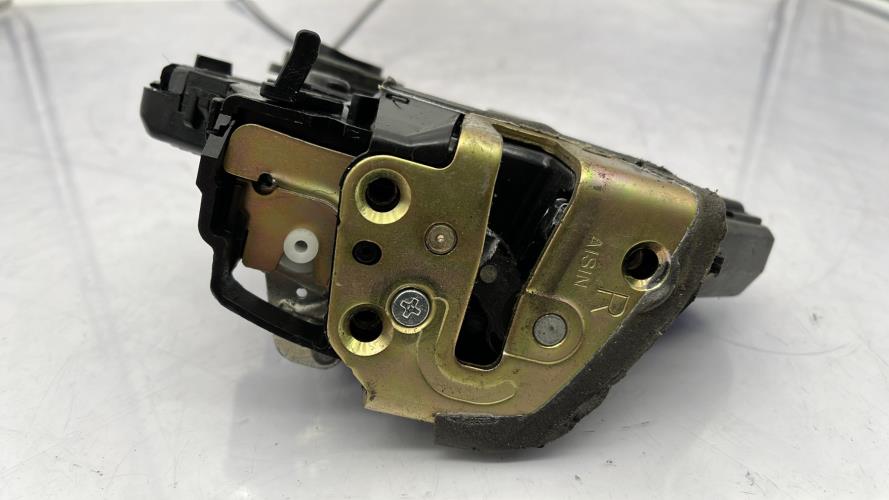 Serrure arriere droit TOYOTA COROLLA 10 PHASE 2 Diesel