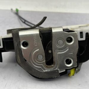 Serrure avant gauche TOYOTA YARIS 2 PHASE 1 Diesel