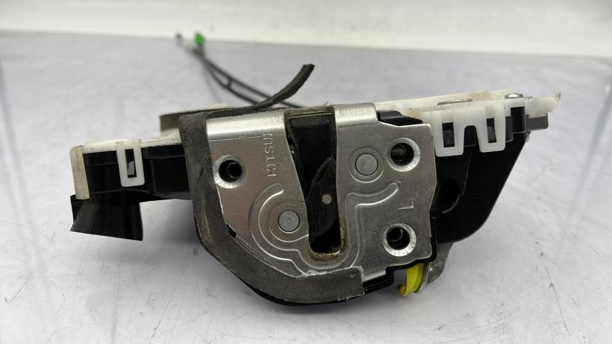 Serrure avant gauche TOYOTA YARIS 2 PHASE 1 Diesel