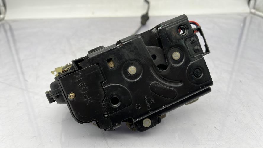 Serrure arriere gauche VOLKSWAGEN GOLF 4 Essence