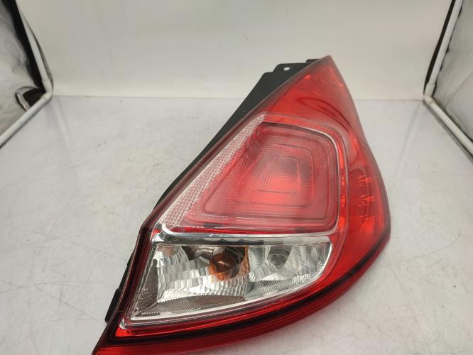 Feu arriere principal droit (feux) FORD FIESTA 6 PHASE 2 Diesel