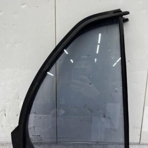 Custode arriere droit (porte) TOYOTA YARIS 2 PHASE 1 Essence