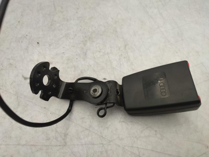 Attache ceinture avant droit AUDI A1 1 PHASE 1 Diesel