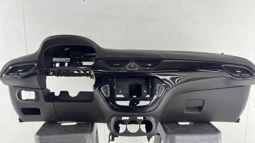 Tableau de bord OPEL CORSA E Essence