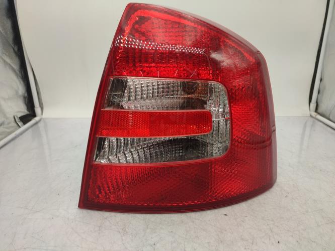 Feu arriere principal droit (feux) SKODA OCTAVIA 2 PHASE 1 Diesel