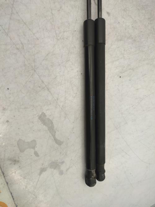 Verin de coffre AUDI A1 1 PHASE 1 Essence