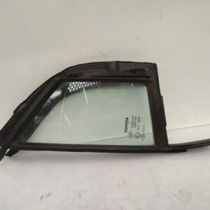 Custode avant droit (porte) TOYOTA YARIS 2 PHASE 1 Essence