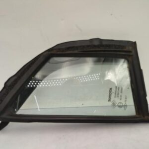 Custode avant droit (porte) TOYOTA YARIS 2 PHASE 1 Diesel