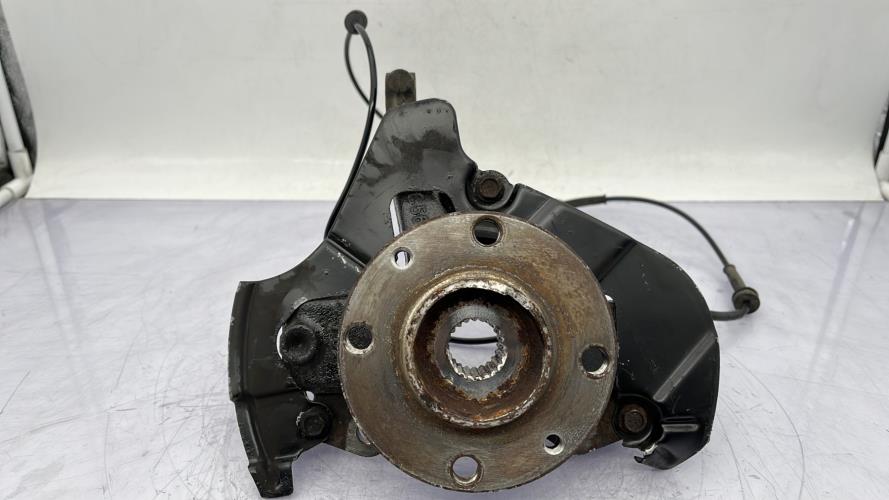 Fusee avant droit FORD KA 2 PHASE 2 Essence
