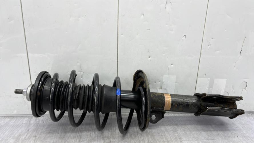 Amortisseur avant gauche TOYOTA YARIS 2 PHASE 1 Essence