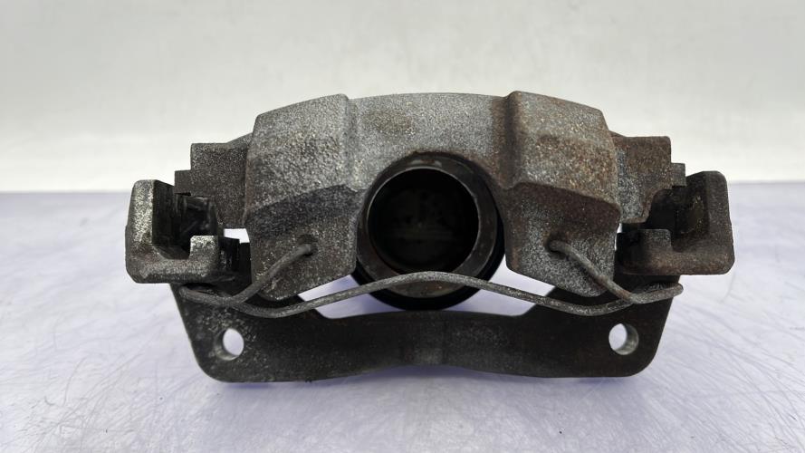 Etrier avant droit (freinage) TOYOTA YARIS 2 PHASE 1 Essence