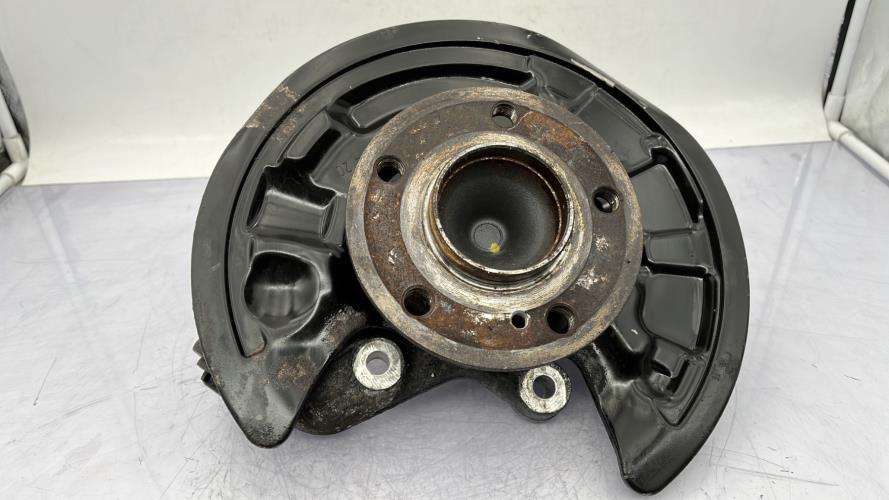 Fusee arriere droit MERCEDES CLASSE GLA 156 PHASE 1 Diesel