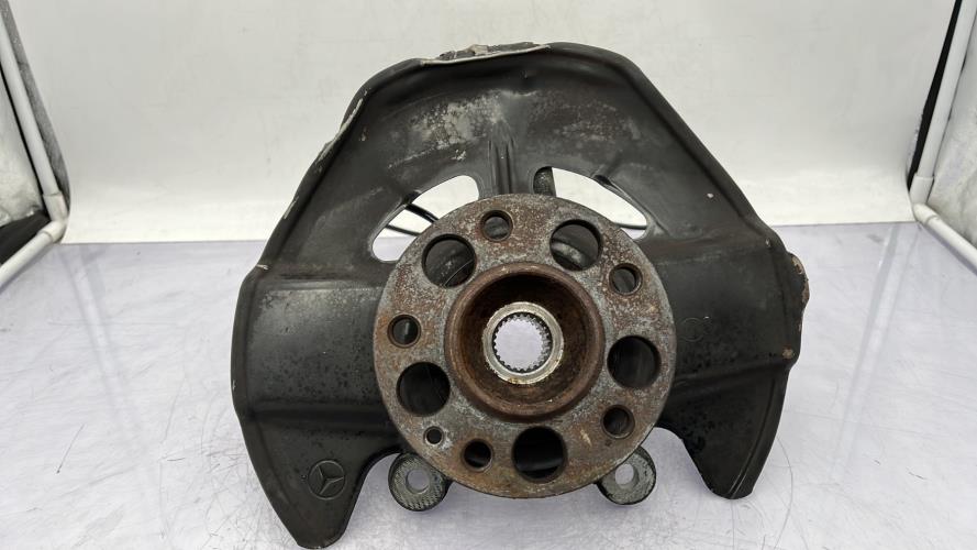 Fusee avant droit MERCEDES CLASSE B 245 PHASE 1 Diesel