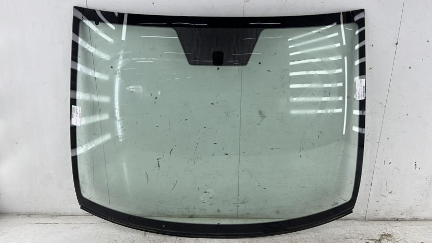 Pare brise VOLKSWAGEN FOX Essence