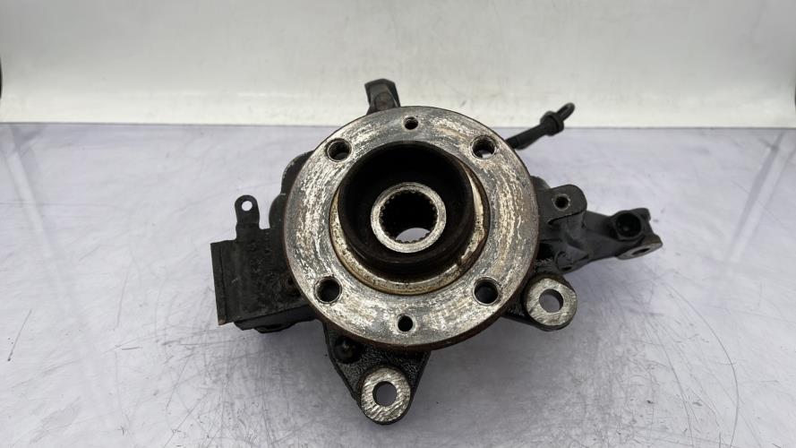 Fusee avant droit RENAULT CLIO 4 PHASE 1 Diesel