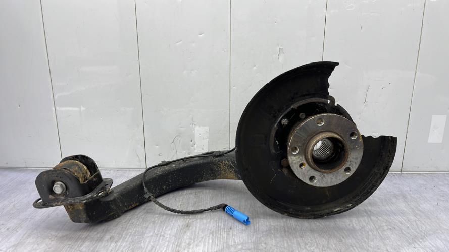 Fusee arriere droit BMW X3 E83 PHASE 1 Diesel