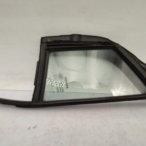 Custode avant gauche (porte) TOYOTA YARIS 2 PHASE 1 Essence