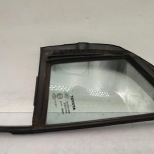 Custode avant gauche (porte) TOYOTA YARIS 2 PHASE 1 Essence