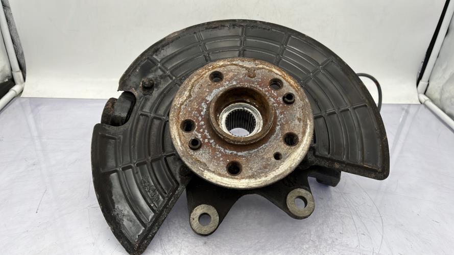 Fusee avant droit MERCEDES CLASSE M 163 PHASE 2 Diesel