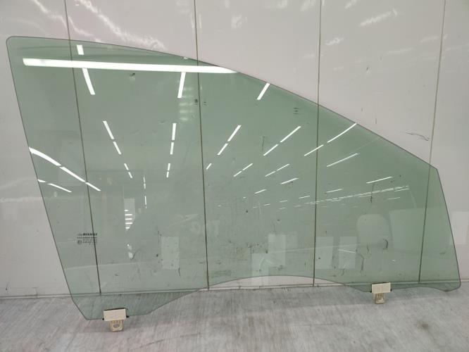 Vitre avant droit RENAULT MEGANE 3 PHASE 1 Diesel