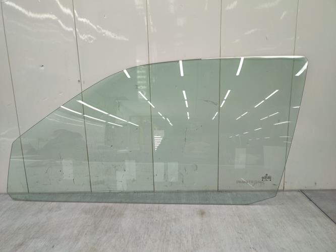 Vitre avant gauche VOLKSWAGEN POLO 3 PHASE 1 Essence