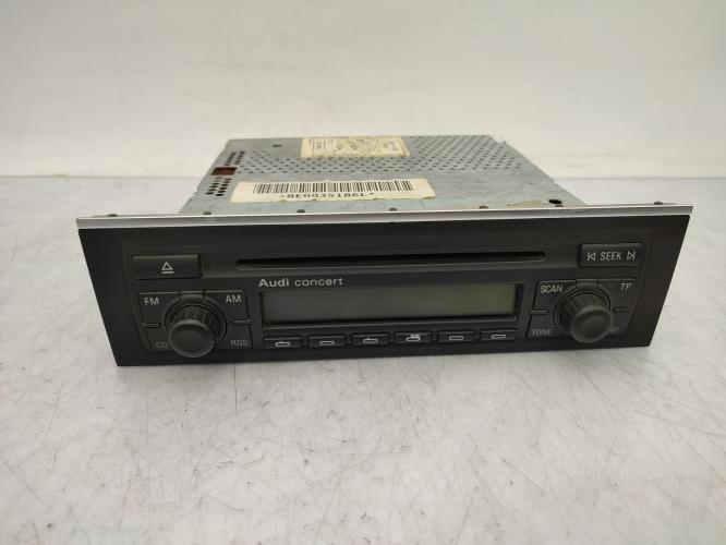 Autoradio d'origine AUDI A4 2 AVANT PHASE 1 BREAK Diesel