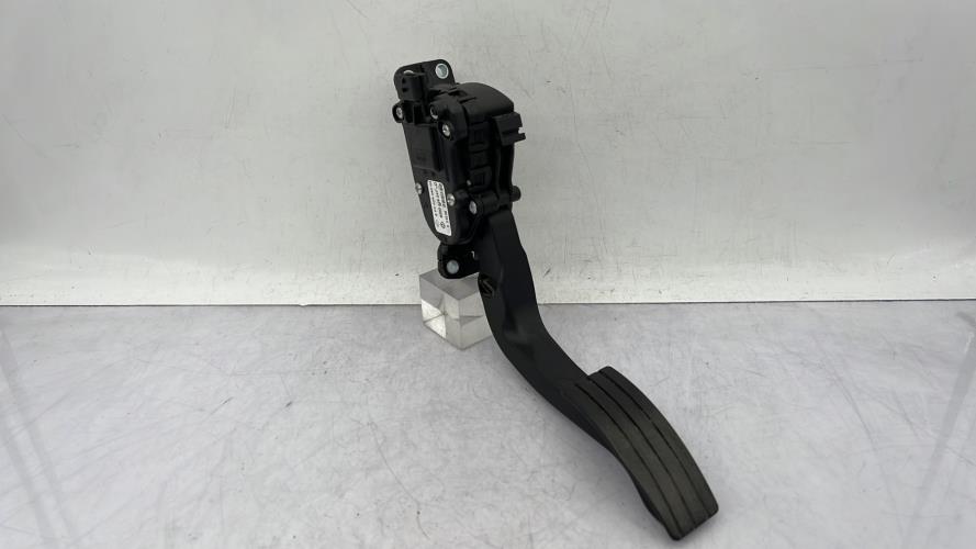 Pedale d'accelerateur RENAULT TWINGO 2 PHASE 1 Essence