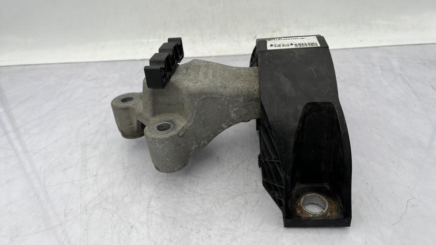 Support moteur droit RENAULT CLIO 4 PHASE 1 Essence