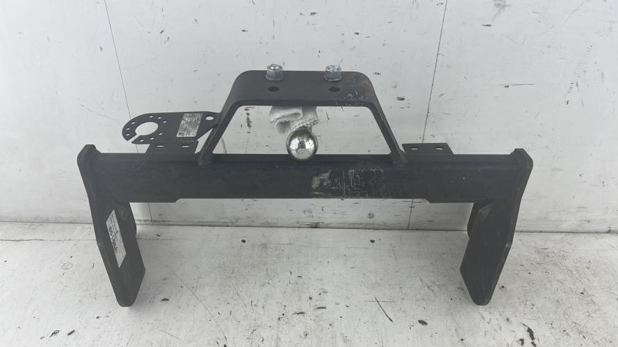 Attelage (boule de remorquage) MERCEDES 108 CDI Diesel