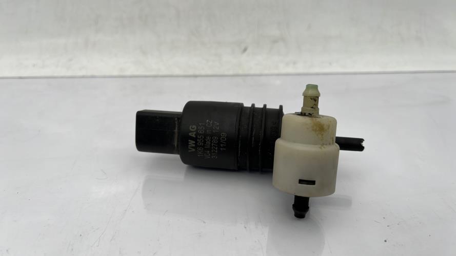 Pompe lave glace avant VOLKSWAGEN POLO 4 PHASE 2 Essence
