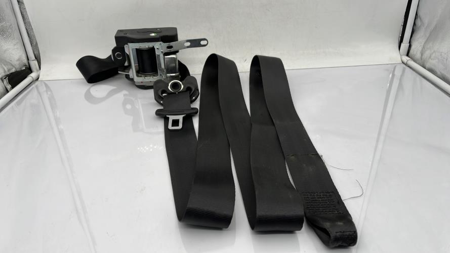 Ceinture avant droit VOLKSWAGEN POLO 4 PHASE 2 Essence