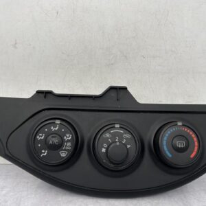 Commande chauffage TOYOTA YARIS 3 PHASE 2 Essence